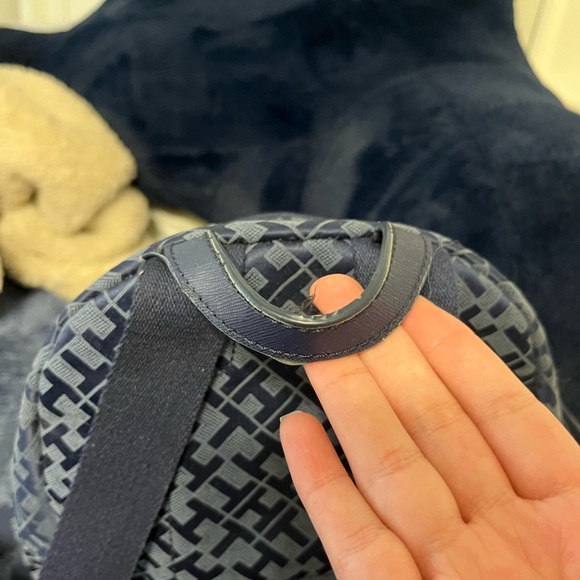 SOLD Tommy Hilfiger backpack - Picture 4 of 5